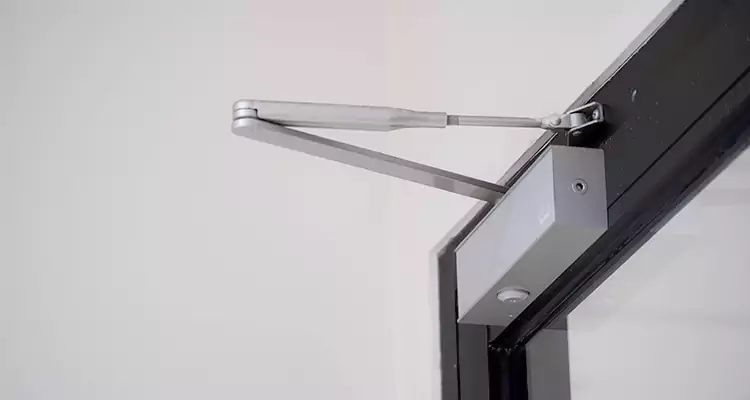 Screen Door Closer Repair in Meadow Woods, FL